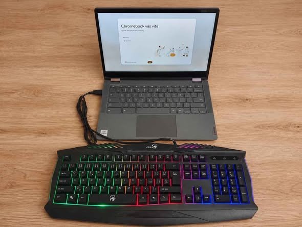 Prodám svižný konvertibilní notebook Lenovo IdeaPad Flex 5 CB 13IML05