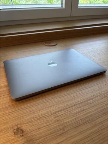 MacBook Pro 13" (2017), 16GB, i5, 256GB